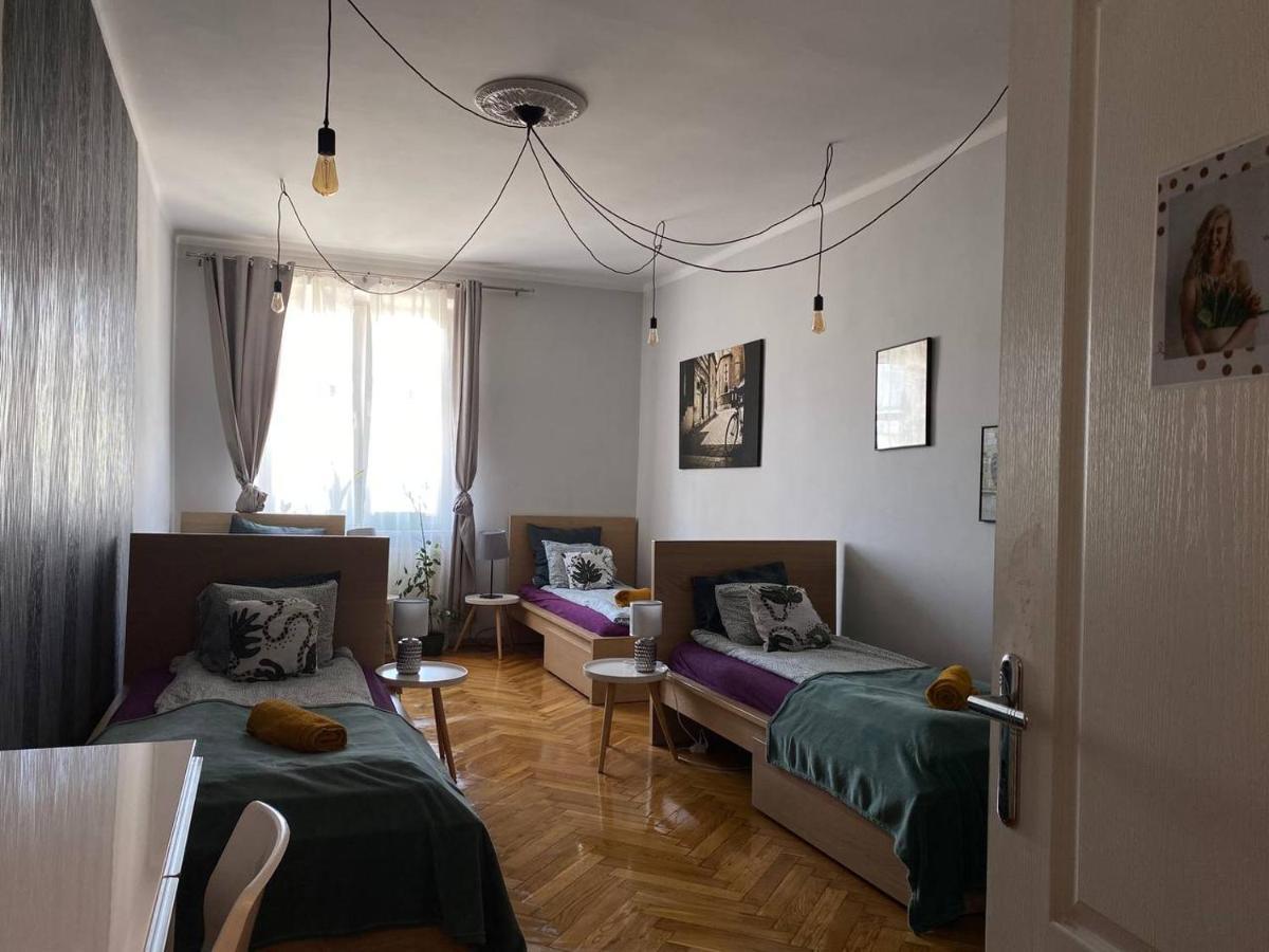 Real Vip Hostel Kraków Exteriör bild